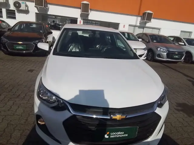 Carro Chevrolet Onix Plus 2024 LT 1.0