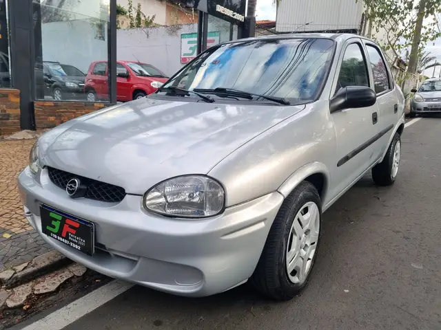 Carro Chevrolet Classic 2003 Corsa Sedan  1.6