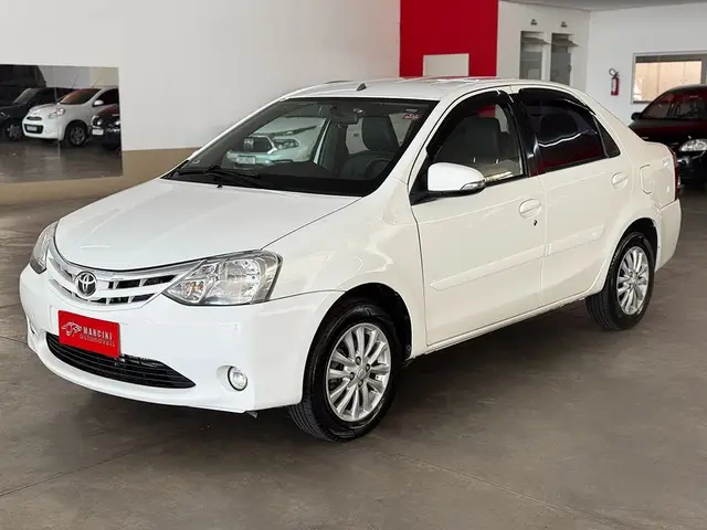 Carro Toyota Etios Sedan 2016 XLS 1.5 (Flex)