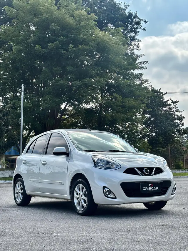 Carro Nissan March 2016 1.6 16V SV (Flex)