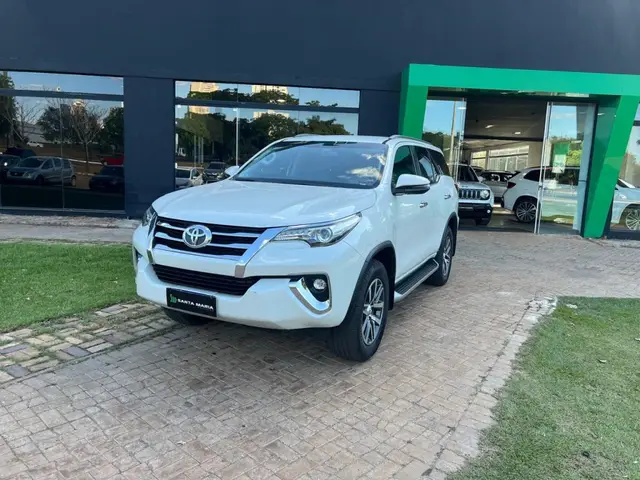 Carro Toyota SW4 2019 2.8 TDI SRX 5L 4x4 (Aut)