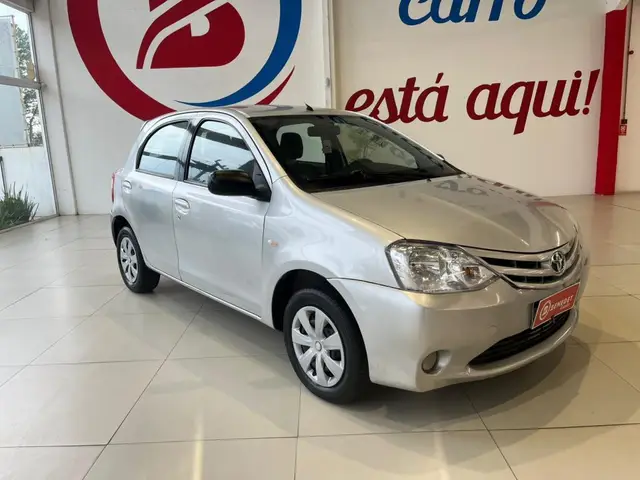 Carro Toyota Etios 2013 XS 1.3 (Flex)