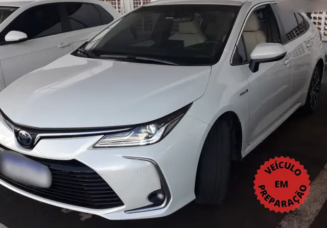Carro Toyota Corolla 2021 Altis Premium Hybrid 1.8