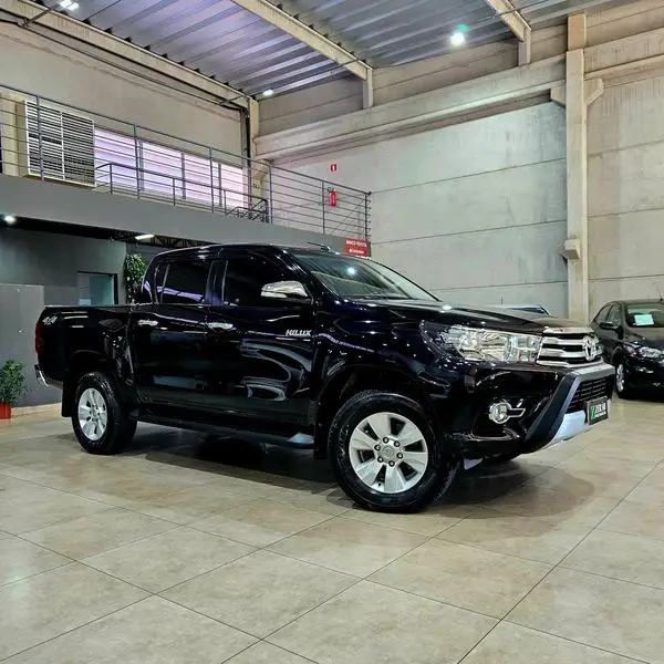 Carro Toyota Hilux Cabine Dupla 2017 Hilux 2.8 TDI SRV CD 4x4 (Aut)