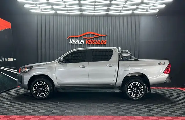 Carro Toyota Hilux Cabine Dupla 2024 SRV 4x4 2.8 Diesel