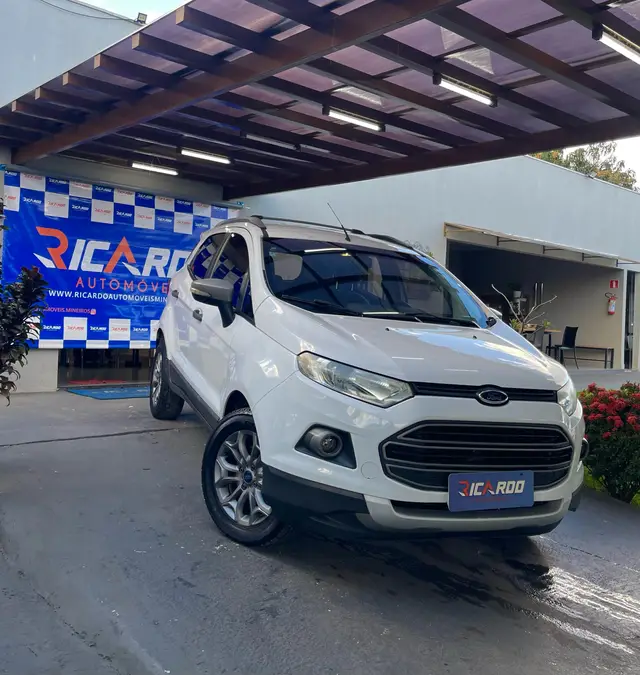 Carro Ford EcoSport 2015 Ecosport Freestyle Powershift 2.0 16V (Flex)