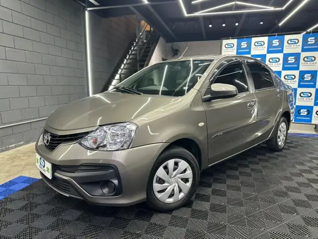 Carro Toyota Etios Sedan 2018 XS 1.5 (Flex)