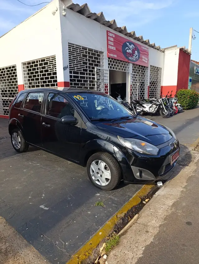 Carro Ford Fiesta Hatch 2013 Rocam 1.0 (Flex)
