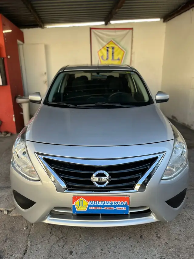 Carro Nissan Versa 2017 1.6 16V SV FlexStart CVT (Flex)