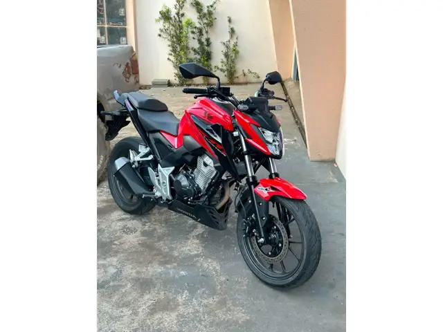 Moto Honda CB 300F Twister 2025 (CBS)