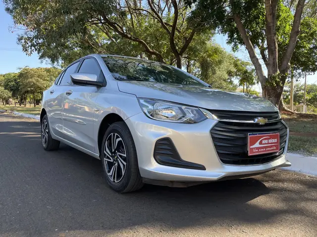 Carro Chevrolet Onix Plus 2023 LT 1.0