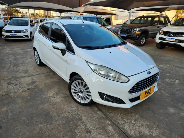 Carro Ford New Fiesta Hatch 2014 New Fiesta Titanium 1.6 16V PowerShift