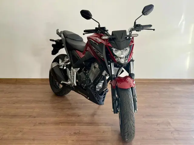 Moto Honda CB 300F Twister 2025 (ABS)