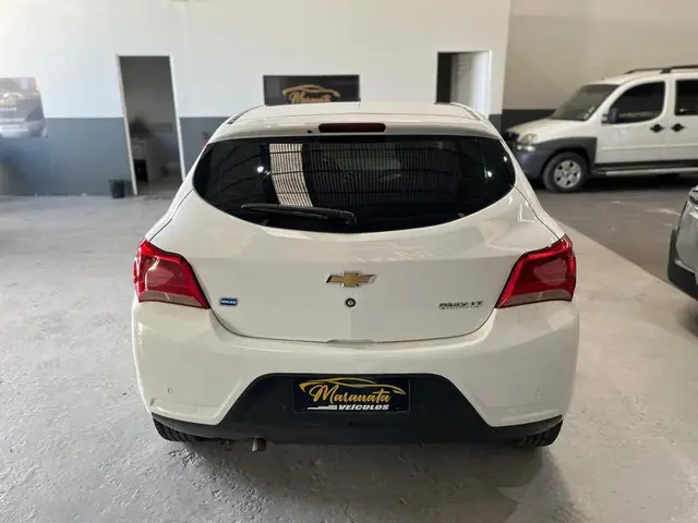 Carro Chevrolet Onix 2017 1.4 Activ SPE/4