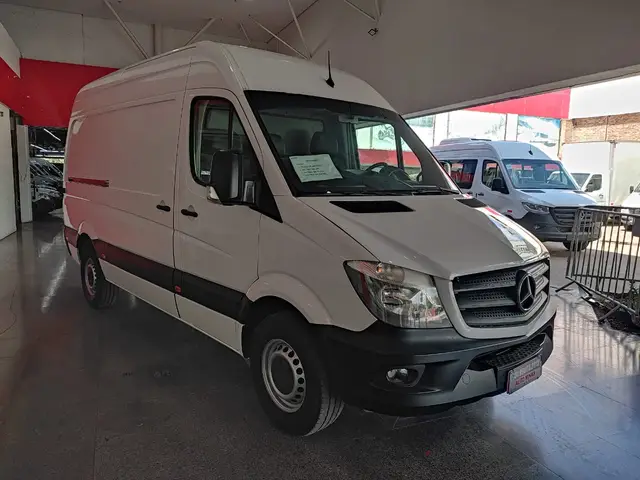 Carro Mercedes-Benz Sprinter 2019 Furgão 415 CDI Teto Alto 10,5m