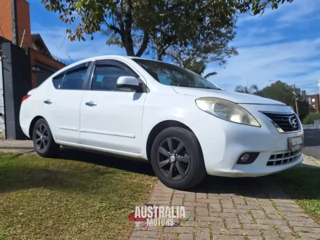 Carro Nissan Versa 2013 1.6 16V SL (Flex)