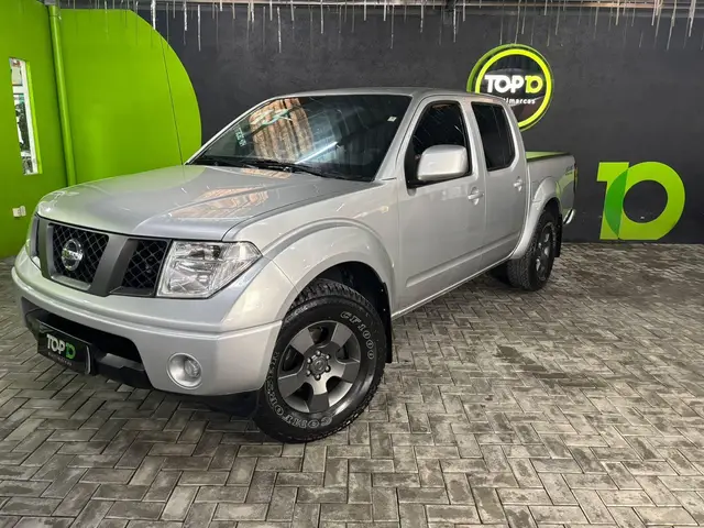 Carro Nissan Frontier 2013 XE 4x4 2.5 16V (cab. dupla)