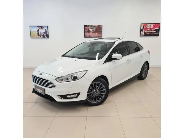 Carro Ford Focus Sedan 2016 Titanium Plus 2.0 PowerShift (Aut)