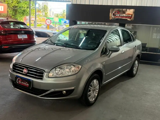Carro Fiat Linea 2015 Essence 1.8 16V (Flex)