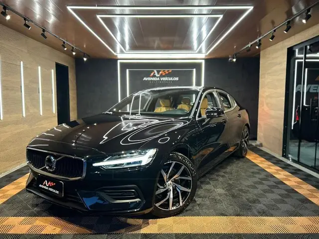 Carro Volvo S60 2020 2.0 T4 Drive-E Momentum