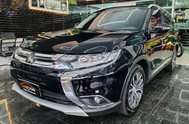 Carro Mitsubishi Outlander 2018 2.2 DI-D Mid 4WD