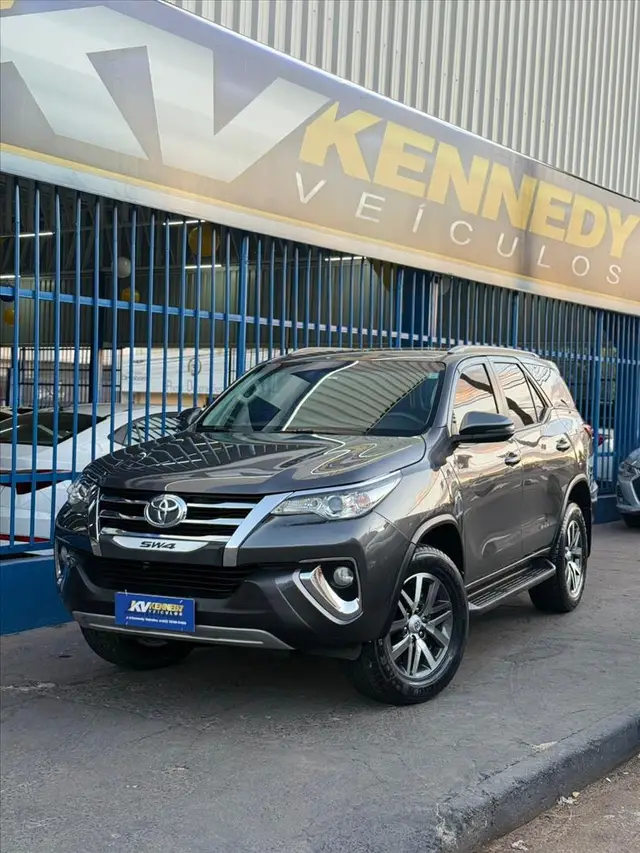 Carro Toyota SW4 2018 2.7 SR 4x2 (Flex)