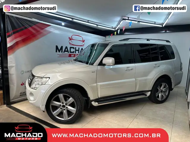 Carro Mitsubishi Pajero Full 2013 3.2 DI-D 5D HPE 4WD