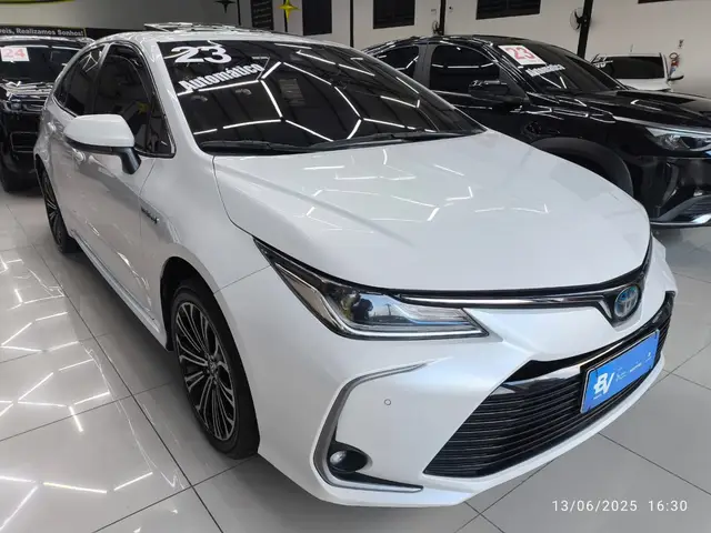 Carro Toyota Corolla 2023 Altis Hybrid Premium 1.8 Flex