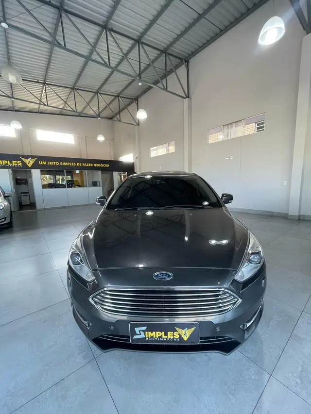 Carro Ford Focus Hatch 2016 Titanium Plus 2.0 PowerShift