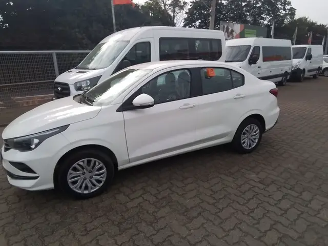 Carro Fiat Cronos 2025 Drive 1.3