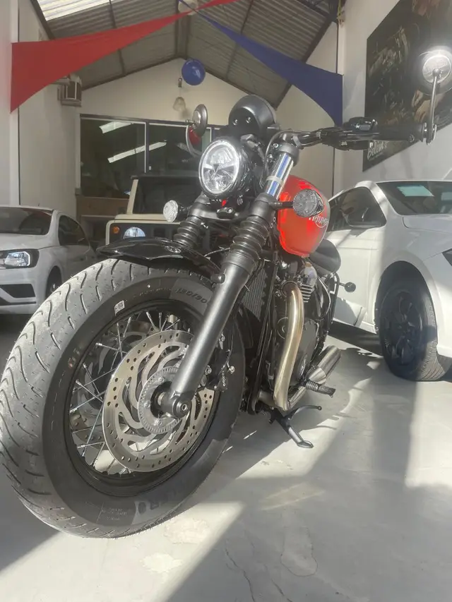 Moto Triumph Bonneville Bobber 2025 ABS