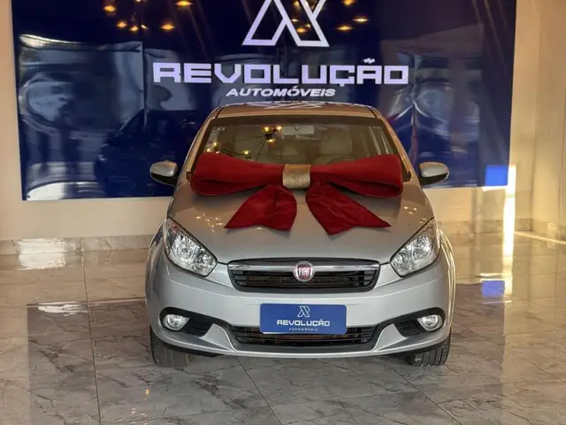 Carro Fiat Grand Siena 2015 Essence 1.6 16V Dualogic (Flex)