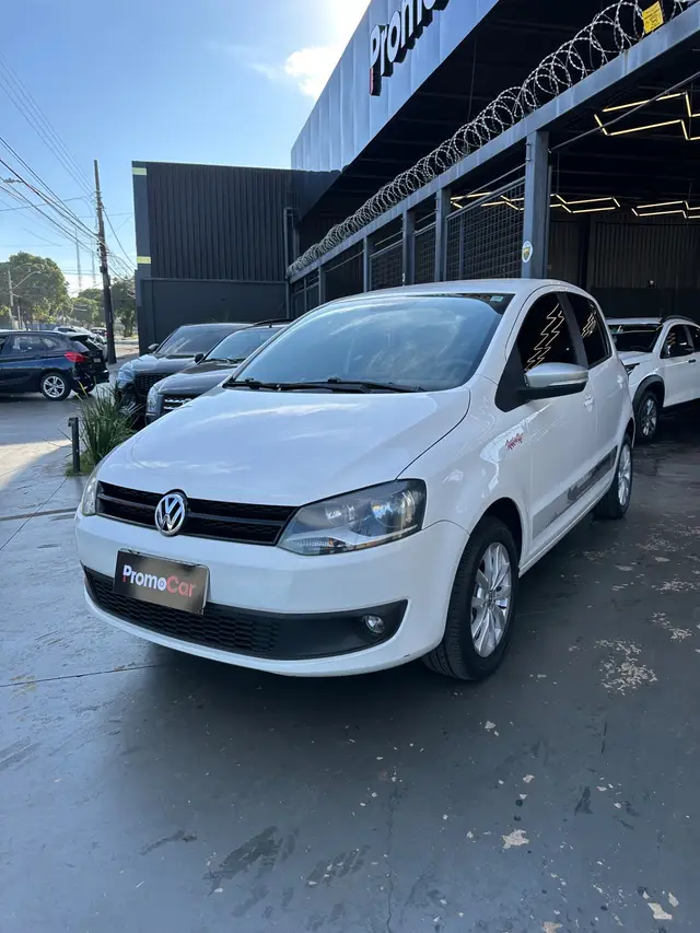 Carro Volkswagen Fox 2014 1.6 VHT Rock in Rio (Flex)