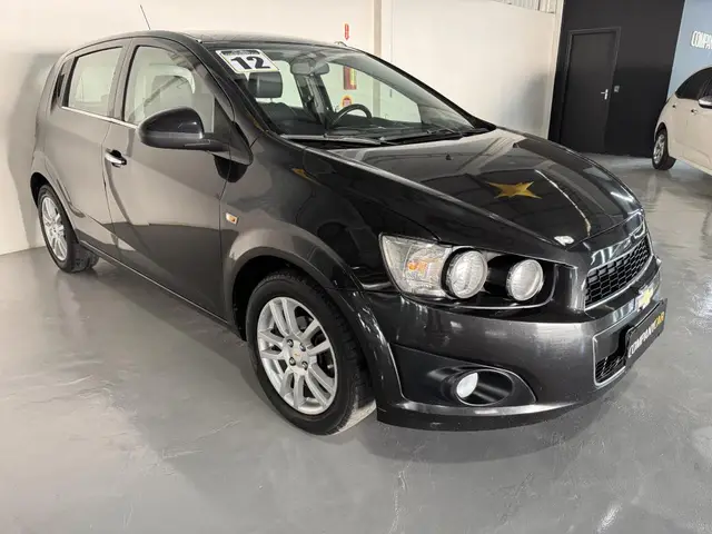 Carro Chevrolet Sonic 2012 Hatch LT