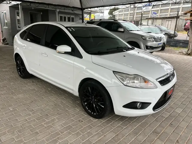 Carro Ford Focus Hatch 2011 GL 1.6 16V (Flex)
