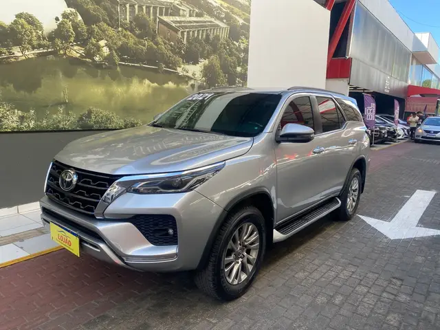 Carro Toyota SW4 2021 SRX 2.8 turbodiesel 5L 4x4 (Aut)