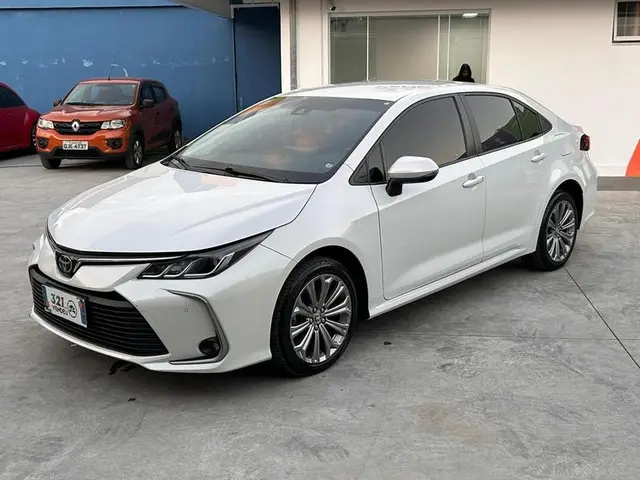 Carro Toyota Corolla 2023 Altis Hybrid 1.8 Flex