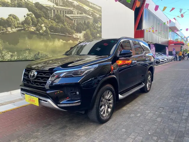 Carro Toyota SW4 2024 SRX Platinum 2.8 Turbodiesel 4x4 (Aut.) (5 Lugares)