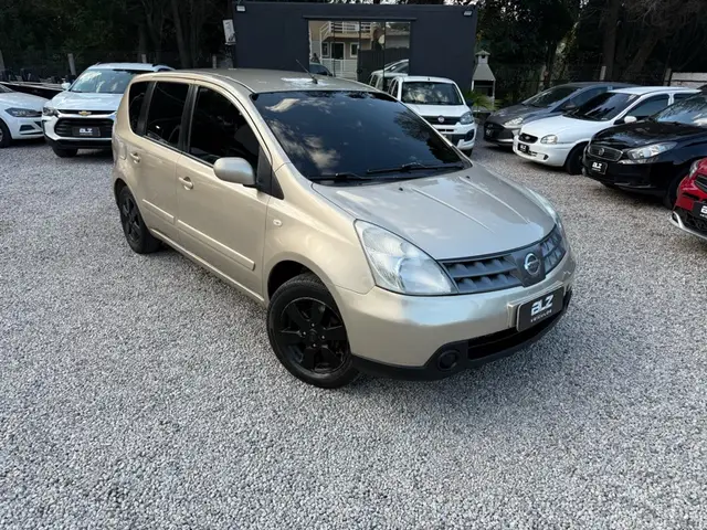Carro Nissan Livina 2010 S 1.8 16V (flex) (aut)
