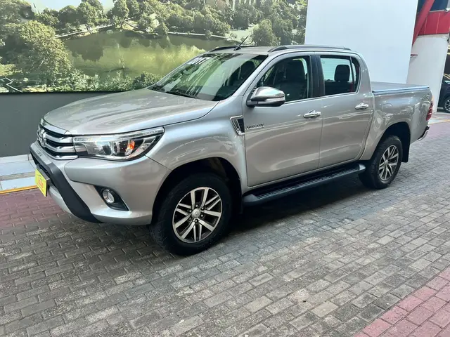 Carro Toyota Hilux Cabine Dupla 2017 Hilux 2.8 TDI SRX CD 4x4 (Aut)