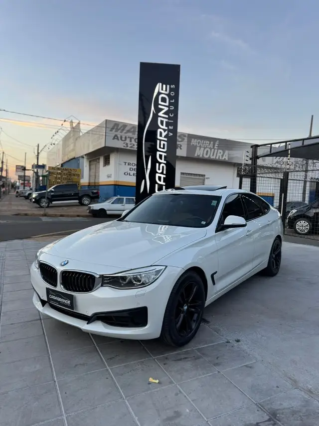 Carro BMW 320i GT 2016 320i Gran Turismo Sport