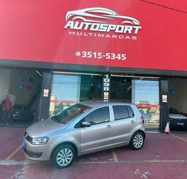 Carro Volkswagen Fox 2011 1.0 8V (Flex) 4p