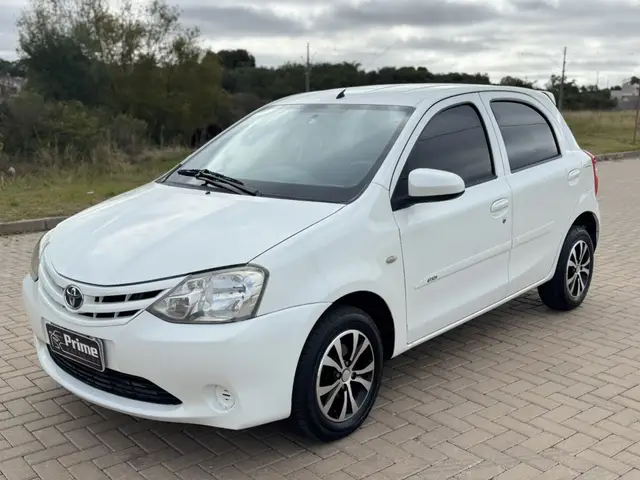 Carro Toyota Etios 2015 X 1.3 (Flex)