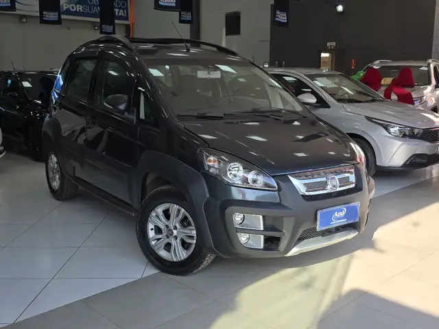 Carro Fiat Idea 2013 Adventure 1.8 16V Dualogic (Flex)