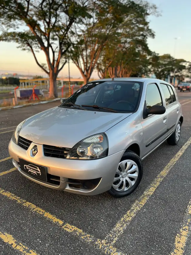 Carro Renault Clio 2011 Hi-Flex 1.0 16V 3p