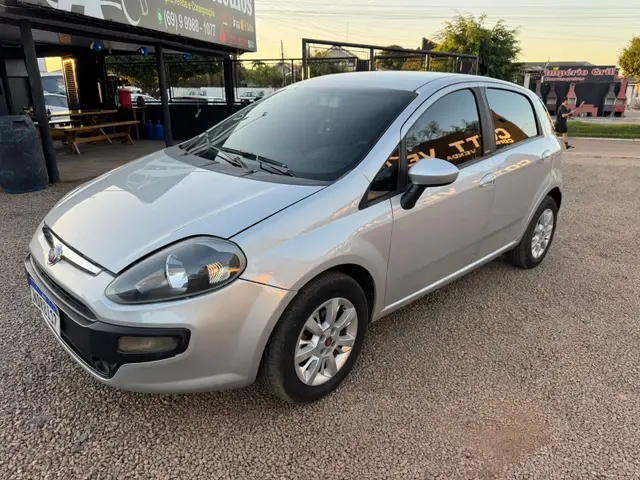 Carro Fiat Punto 2014 Attractive 1.4 (Flex)