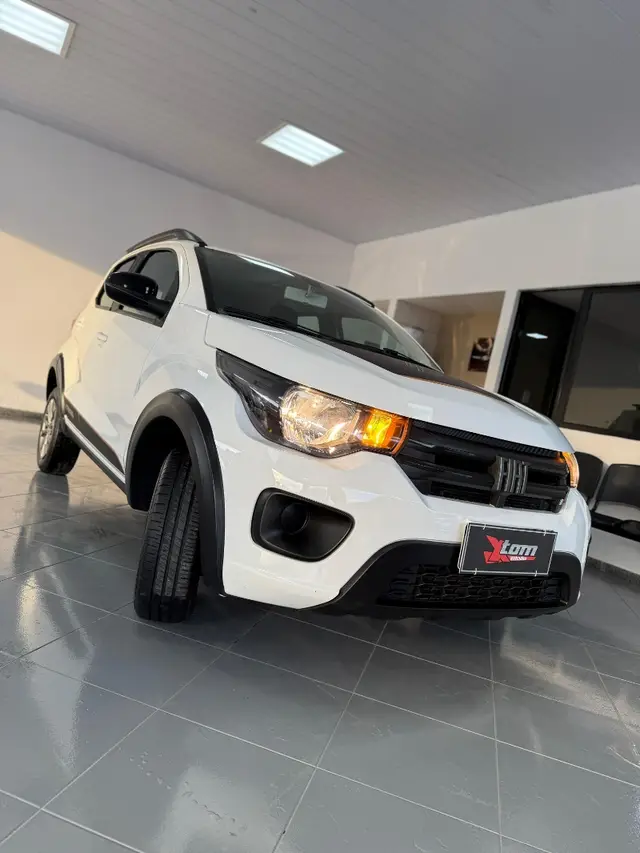 Carro Fiat Mobi 2024 Trekking 1.0