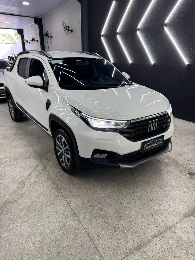 Carro Fiat Strada 2024 Volcano 1.3 Cabine Dupla
