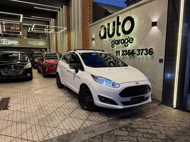 Carro Ford Fiesta Hatch 2015 SE 1.6 8V Flex 5p