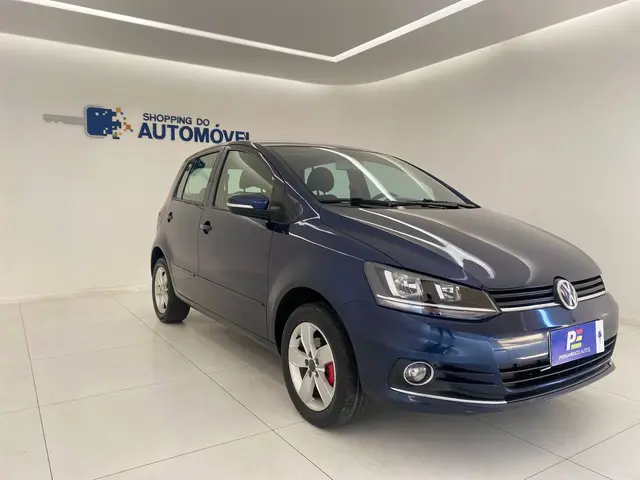 Carro Volkswagen Fox 2015 Trendline 1.0 TEC (Flex)